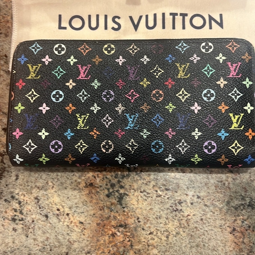 Louis Vuitton Mirakami Zippy Wallet Lime Inside Authentic w/ COA - Picture 4 of 11
